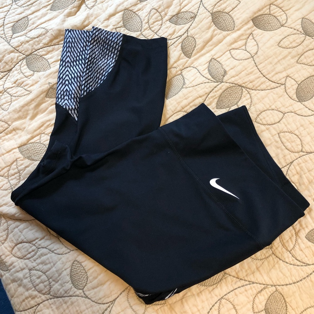 Nike Women’s workout Capri